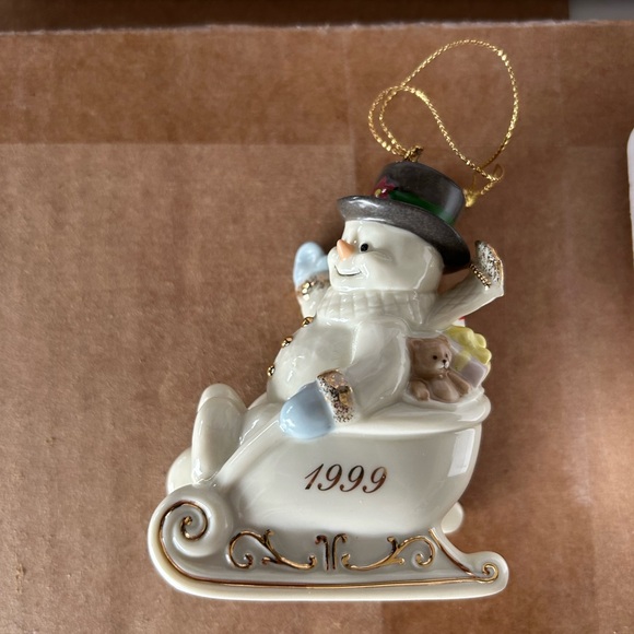 Lenox Snowman Ornament Set with Gold and Green Accents - Picture 8 of 10